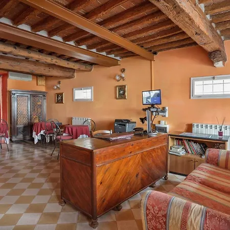 Casa de hóspedes Antica Residenza Santa Chiara -city Center