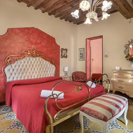 Antica Residenza Santa Chiara -city Center Lucques