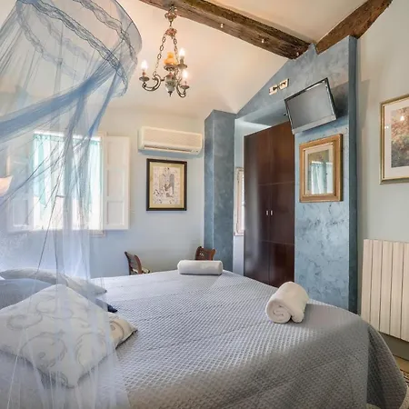 Antica Residenza Santa Chiara -city Center 3* Lucques