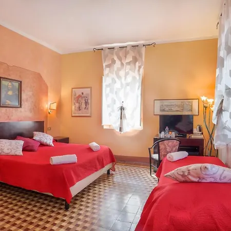 Antica Residenza Santa Chiara -city Center 3* Lucques