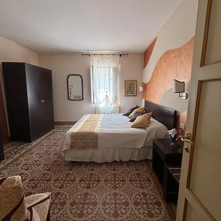 Antica Residenza Santa Chiara -city Center