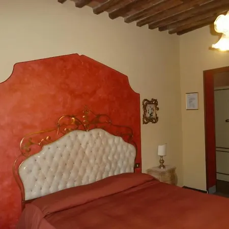 Antica Residenza Santa Chiara -city Center