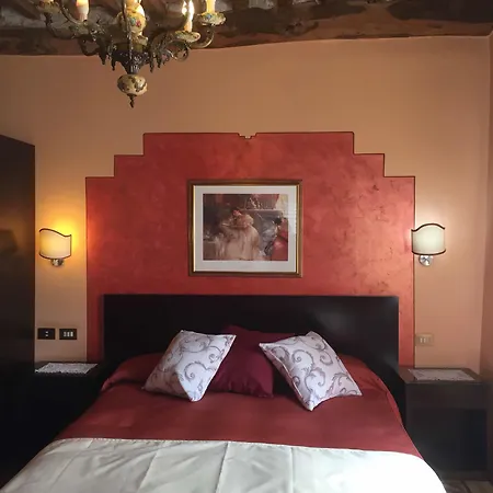 Antica Residenza Santa Chiara -city Center Gæstehus Lucca