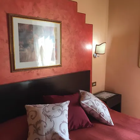 Antica Residenza Santa Chiara -city Center Lucca