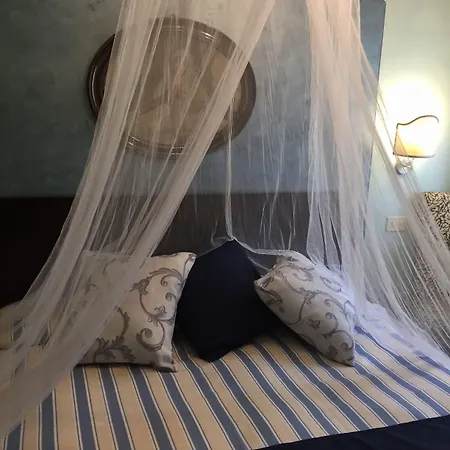 Gæstehus Antica Residenza Santa Chiara -city Center Lucca