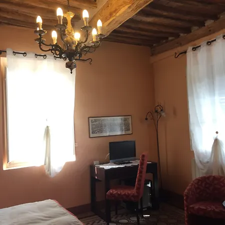 Gæstehus Antica Residenza Santa Chiara -city Center Lucca