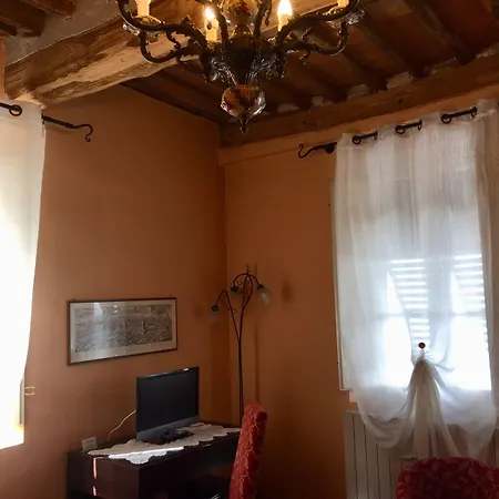 Antica Residenza Santa Chiara -city Center Gæstehus Lucca