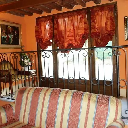 Antica Residenza Santa Chiara -city Center Gæstehus Lucca