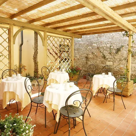 Antica Residenza Santa Chiara -city Center