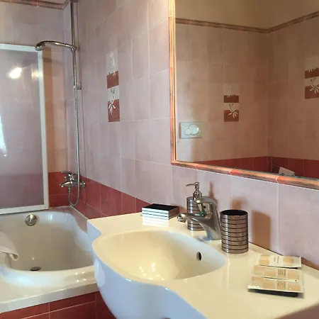 Gæstehus Antica Residenza Santa Chiara -city Center Lucca