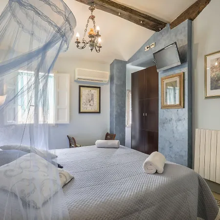 Antica Residenza Santa Chiara -city Center