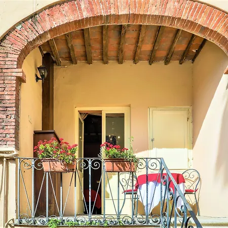 Gæstehus Antica Residenza Santa Chiara -city Center