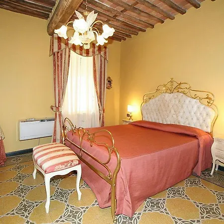Antica Residenza Santa Chiara -city Center Lucques