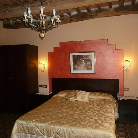 Casa de hóspedes Antica Residenza Santa Chiara -city Center