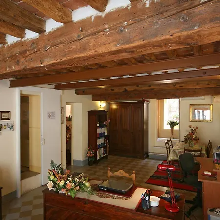 Maison d'hôtes Antica Residenza Santa Chiara -city Center Lucques
