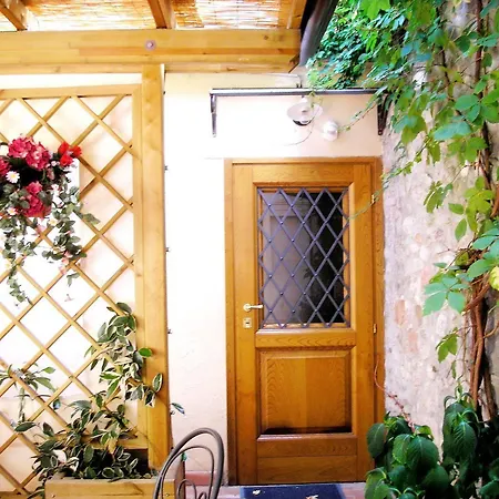 Antica Residenza Santa Chiara -city Center Maison d'hôtes Lucques