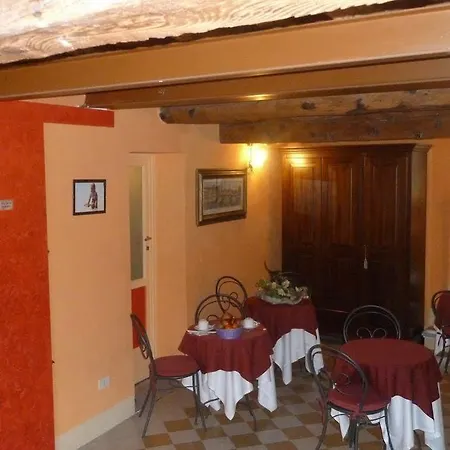 Antica Residenza Santa Chiara -city Center Lucca