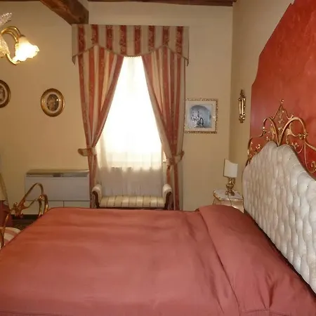 Antica Residenza Santa Chiara -city Center Casa de hóspedes 3*