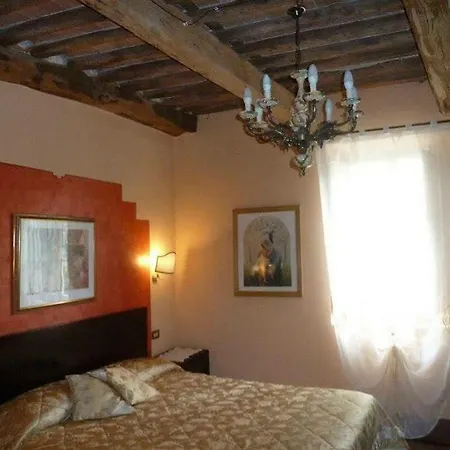 Antica Residenza Santa Chiara Lucca